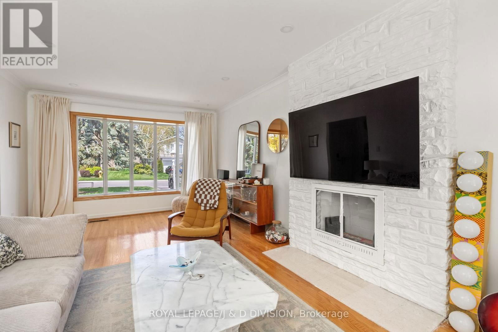33 ALMOND AVENUE Image 3