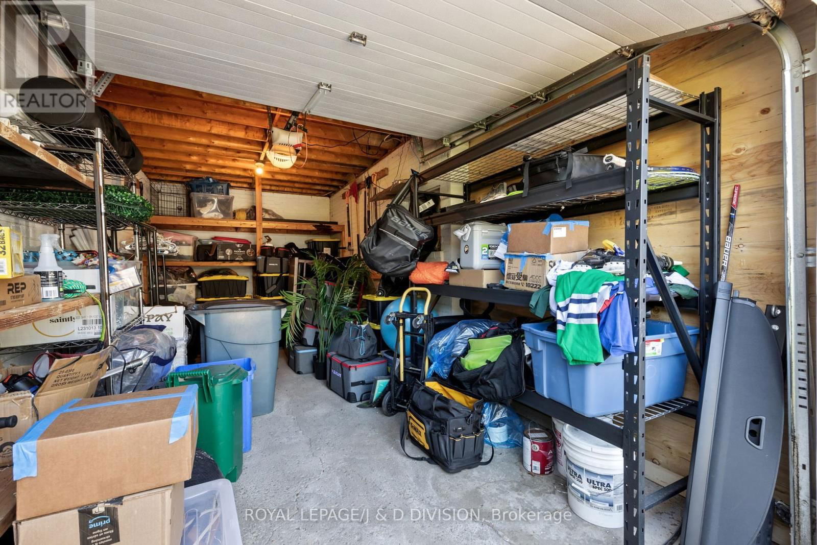33 ALMOND AVENUE Image 32