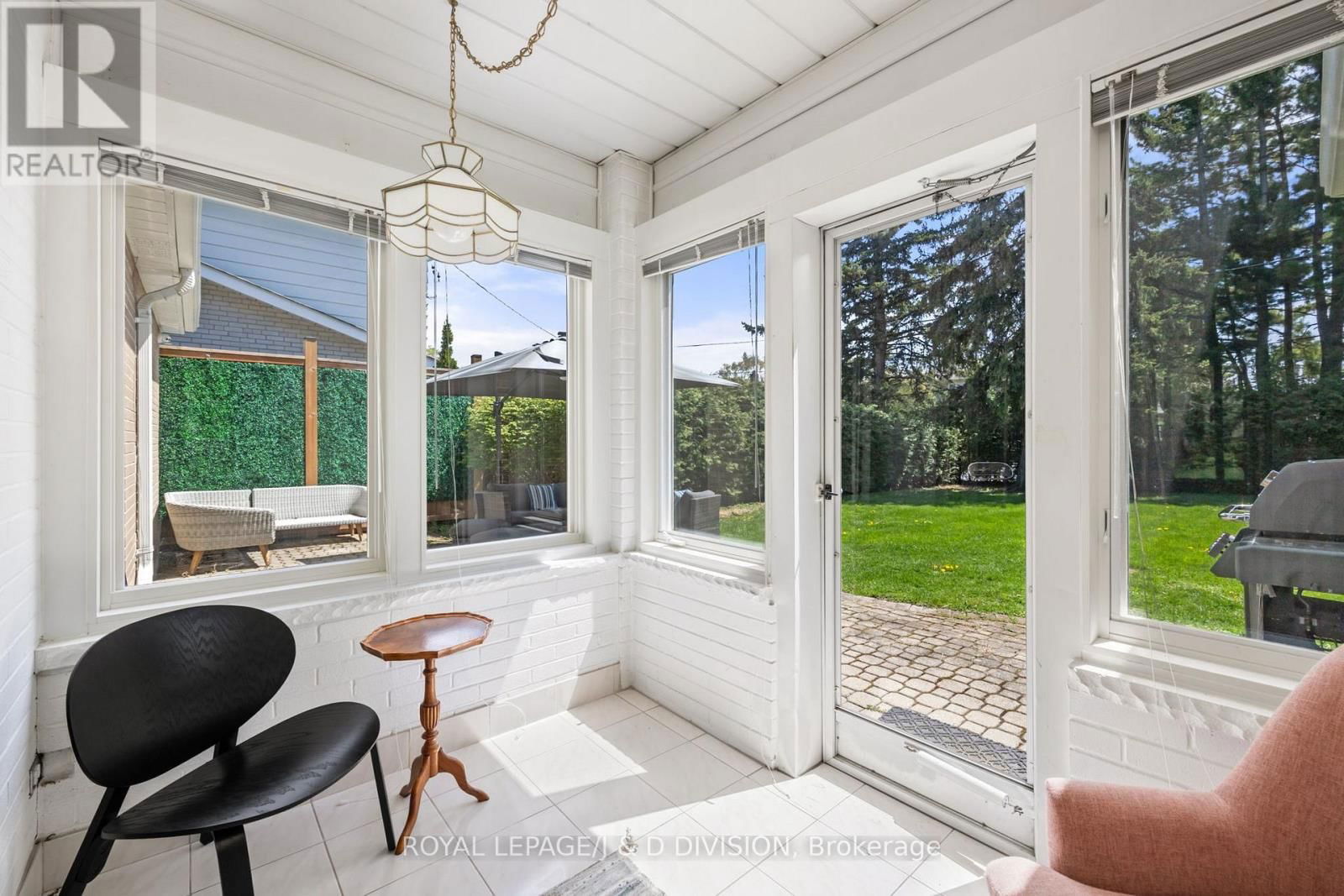 33 ALMOND AVENUE Image 6