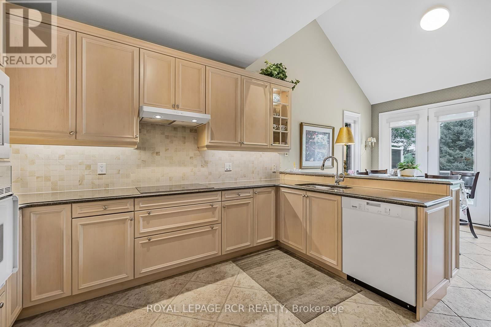31 EMERALD HEIGHTS DRIVE Image 13