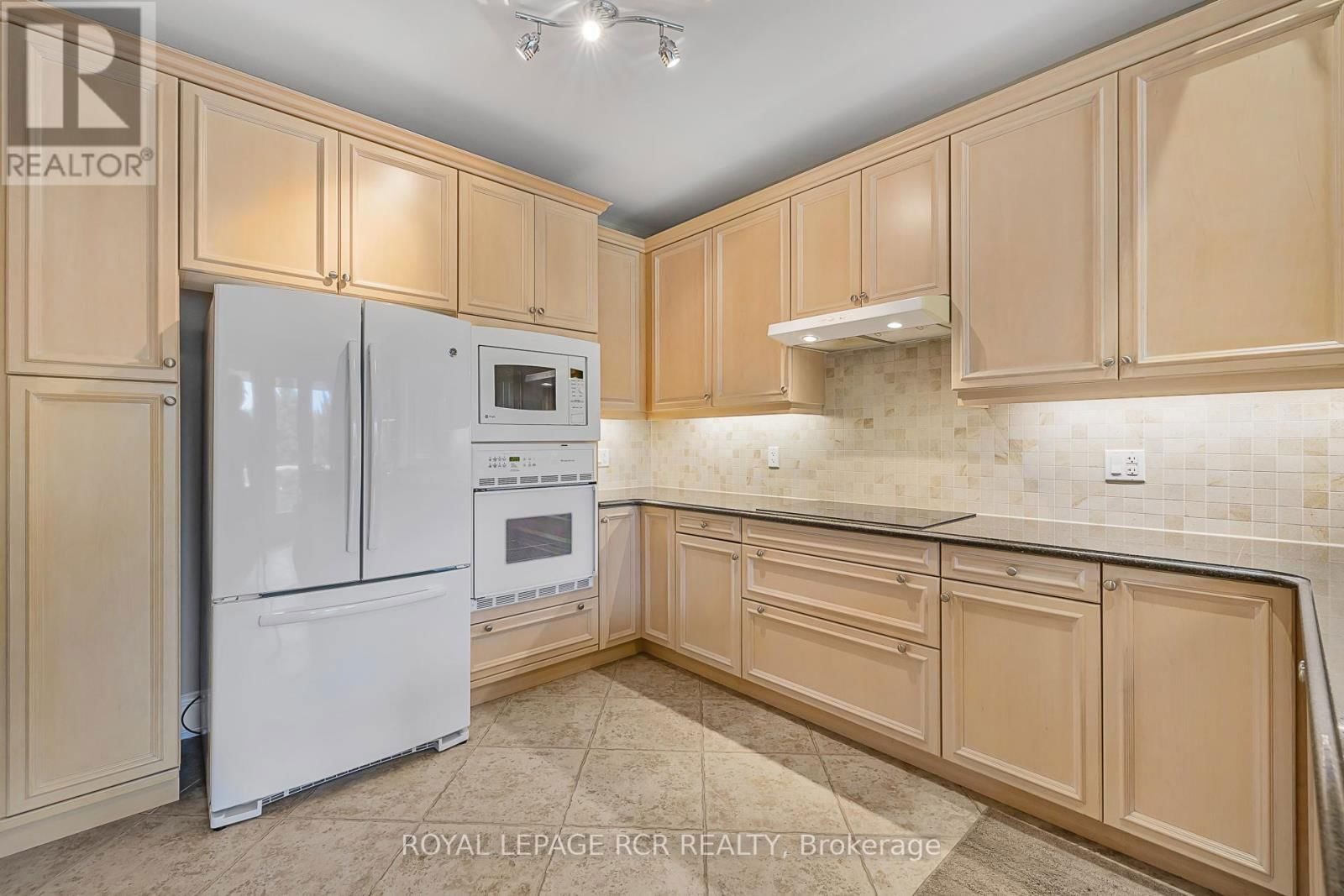 31 EMERALD HEIGHTS DRIVE Image 14