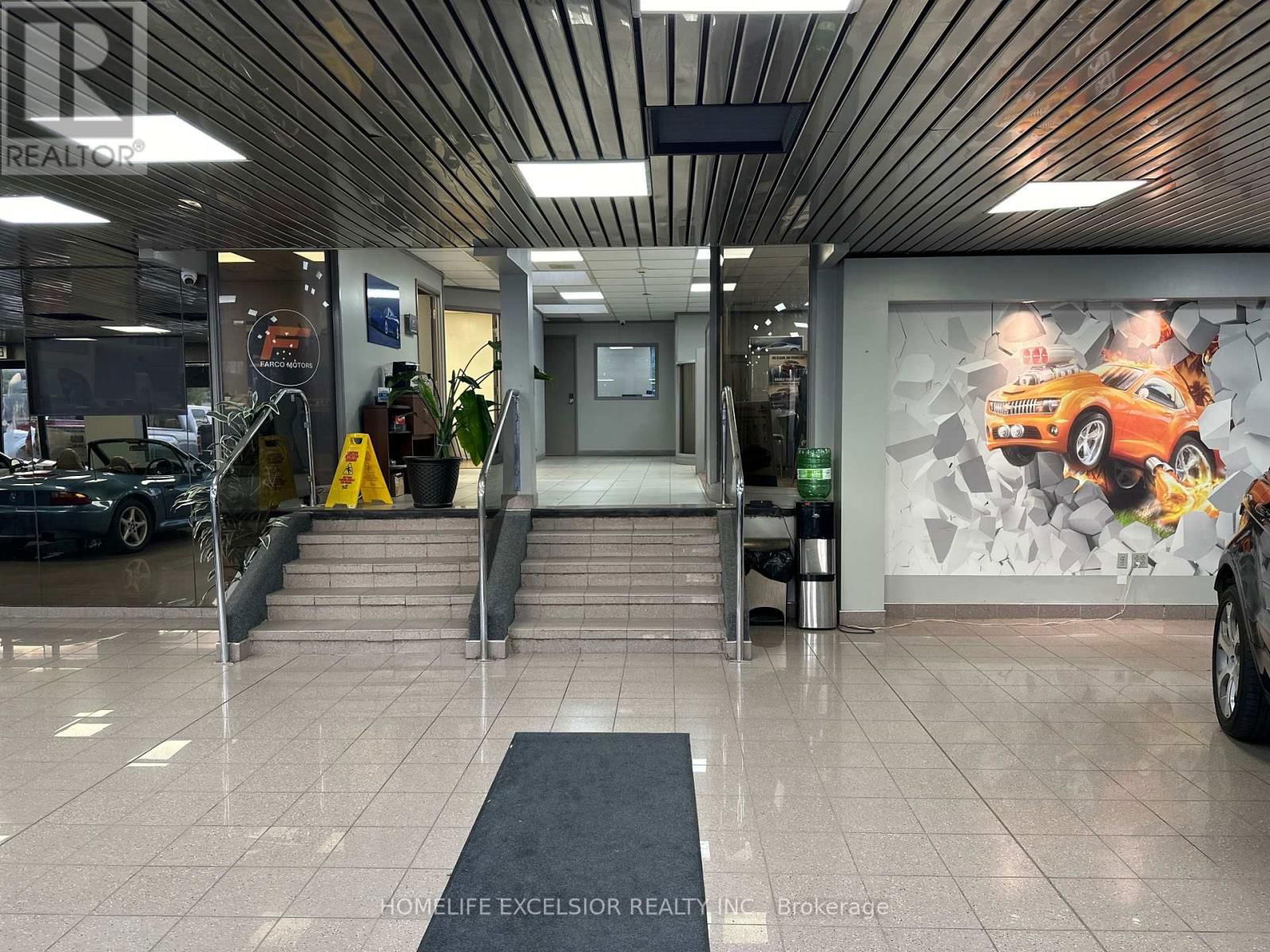 17315 YONGE STREET Image 3