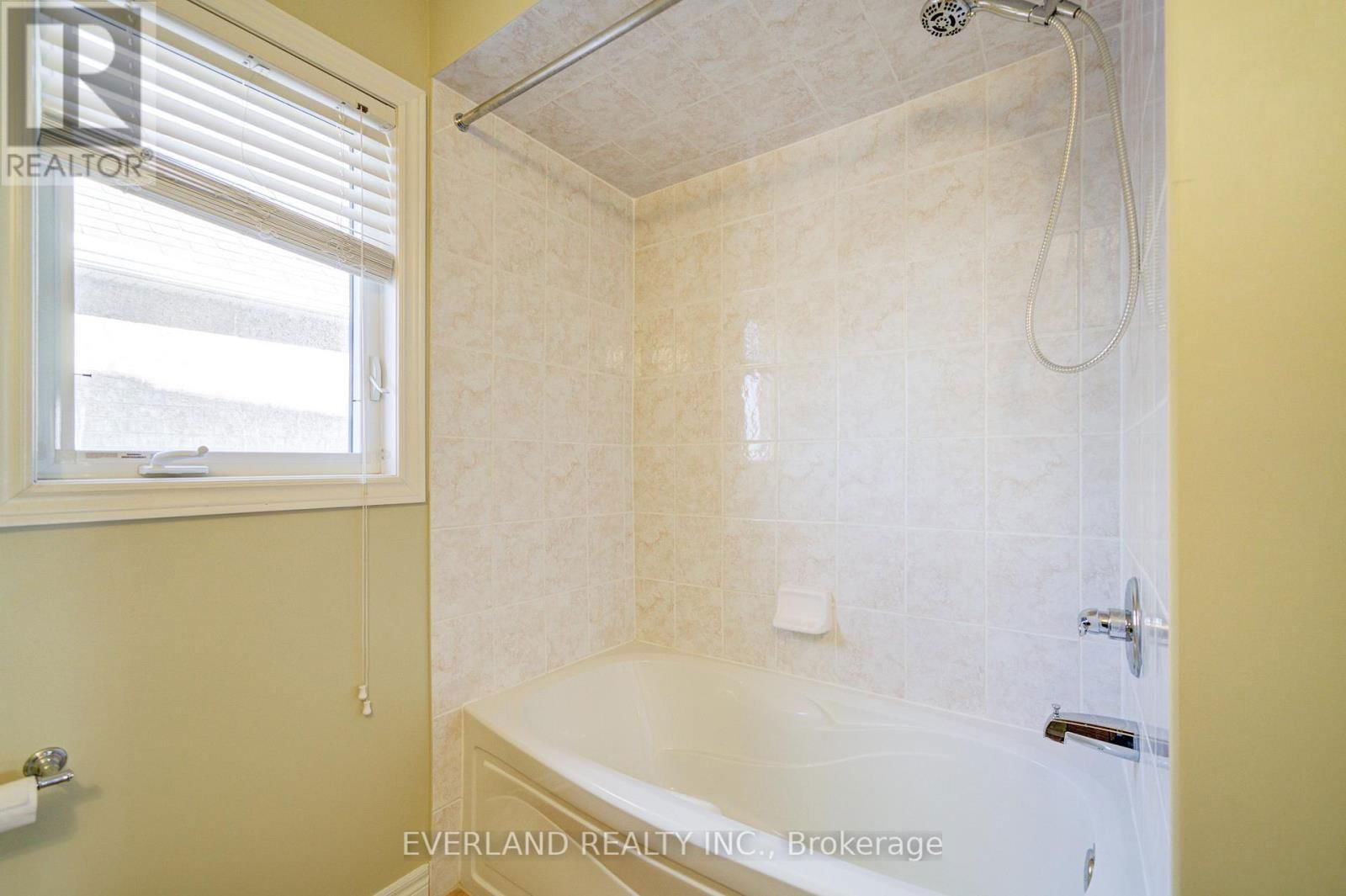 647 PETER RUPTER AVENUE Image 23
