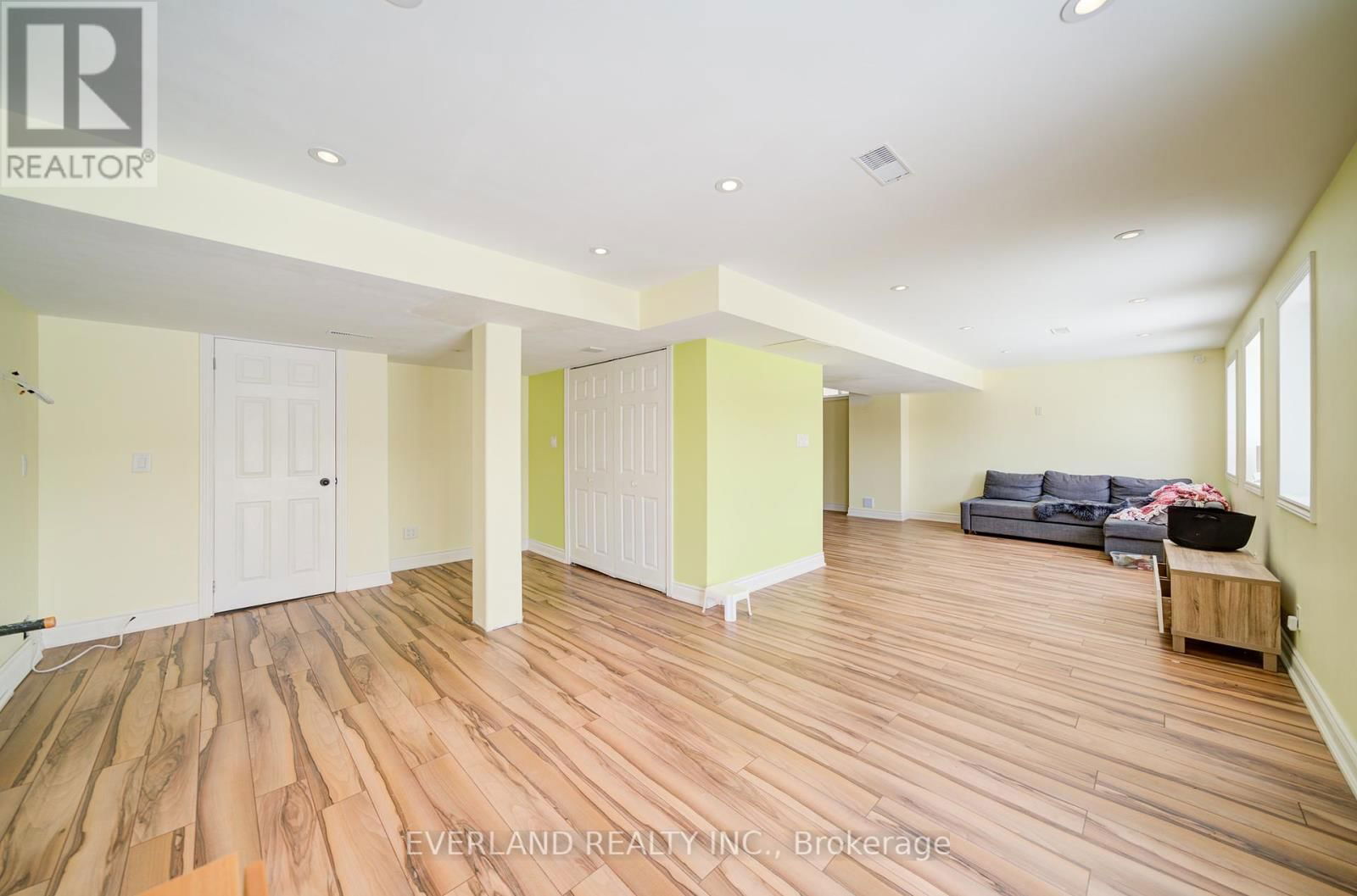 647 PETER RUPTER AVENUE Image 34