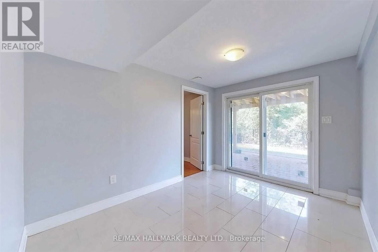 Lower unit - 160 TOWER HILL ROAD Image 2