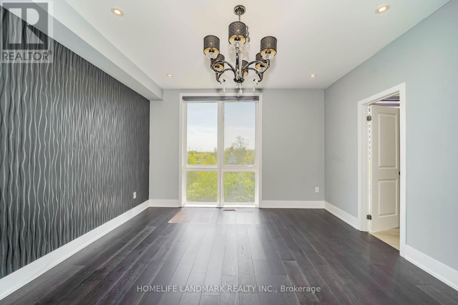 8 CRESTRIDGE DRIVE Image 10