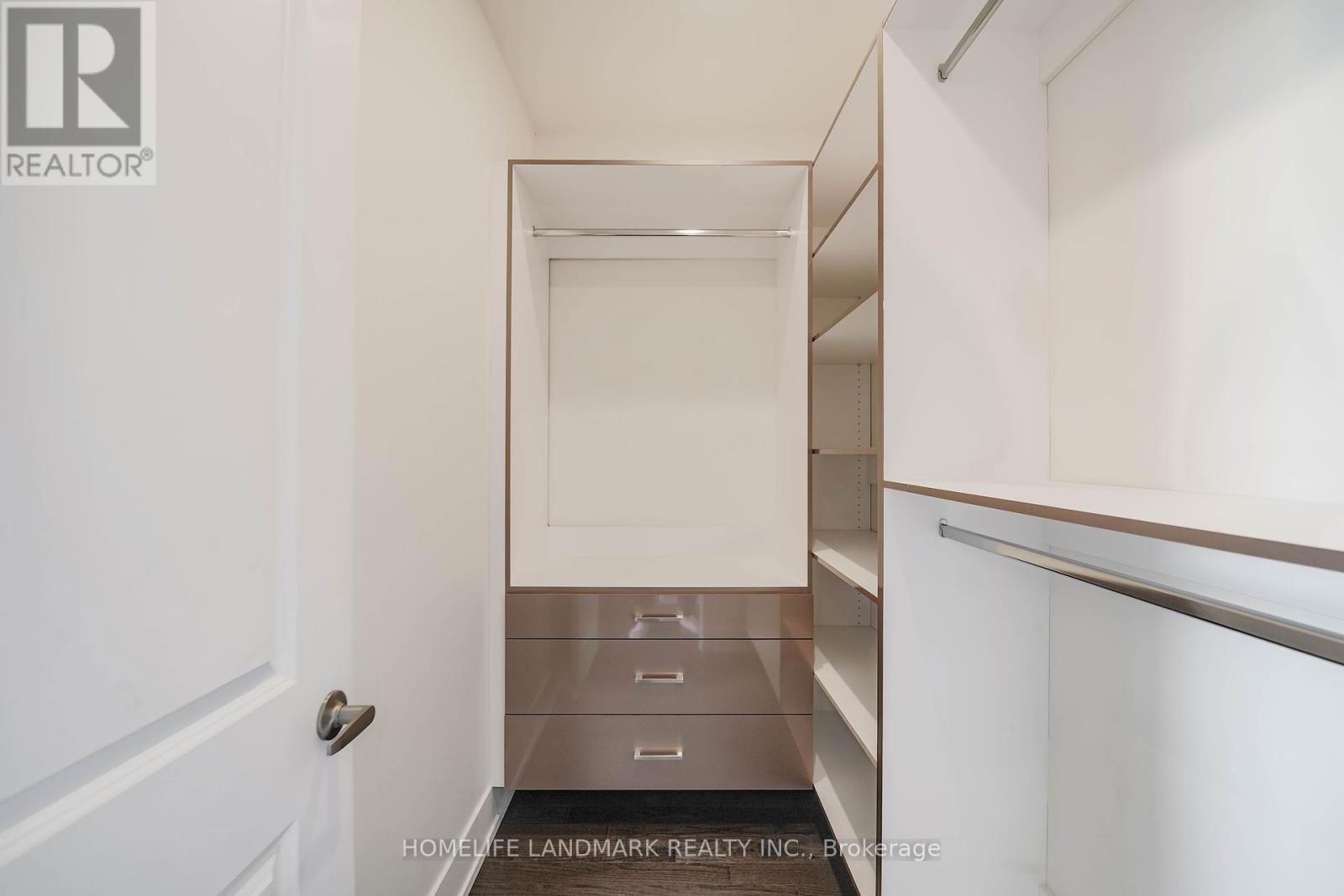 8 CRESTRIDGE DRIVE Image 15