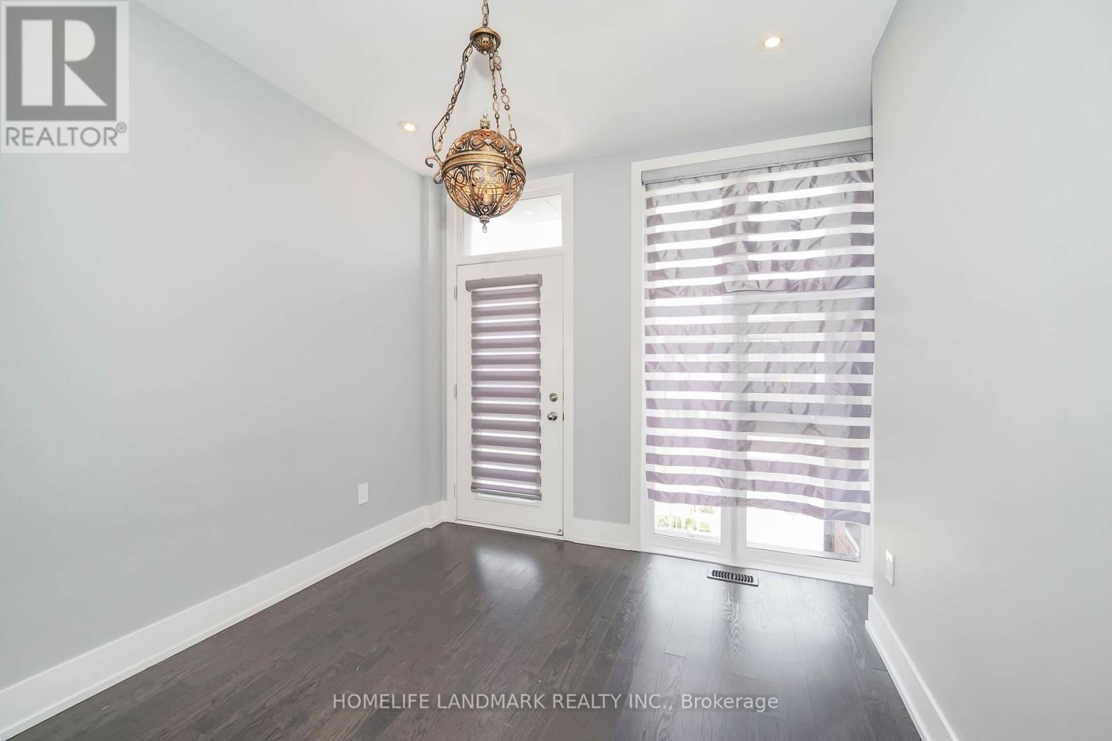 8 CRESTRIDGE DRIVE Image 19