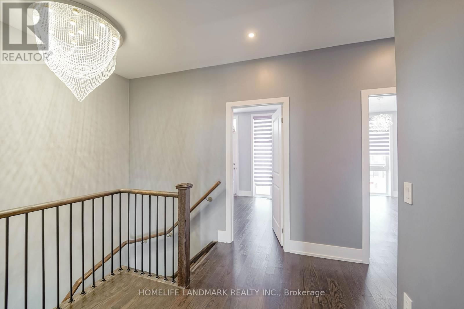 8 CRESTRIDGE DRIVE Image 7