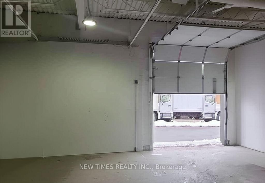 2 - 240 RIVIERA DRIVE Image 10