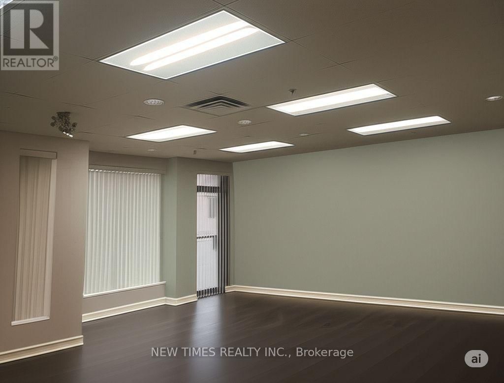 2 - 240 RIVIERA DRIVE Image 8