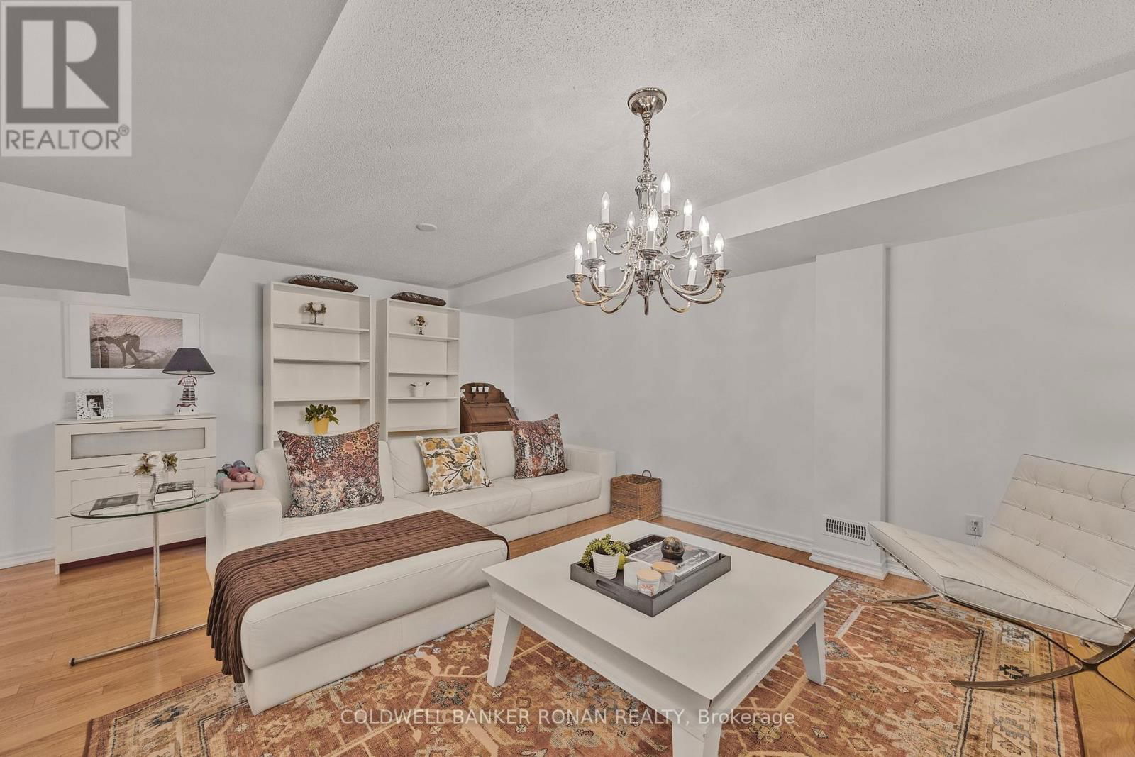71 CAUTHERS CRESCENT Image 36