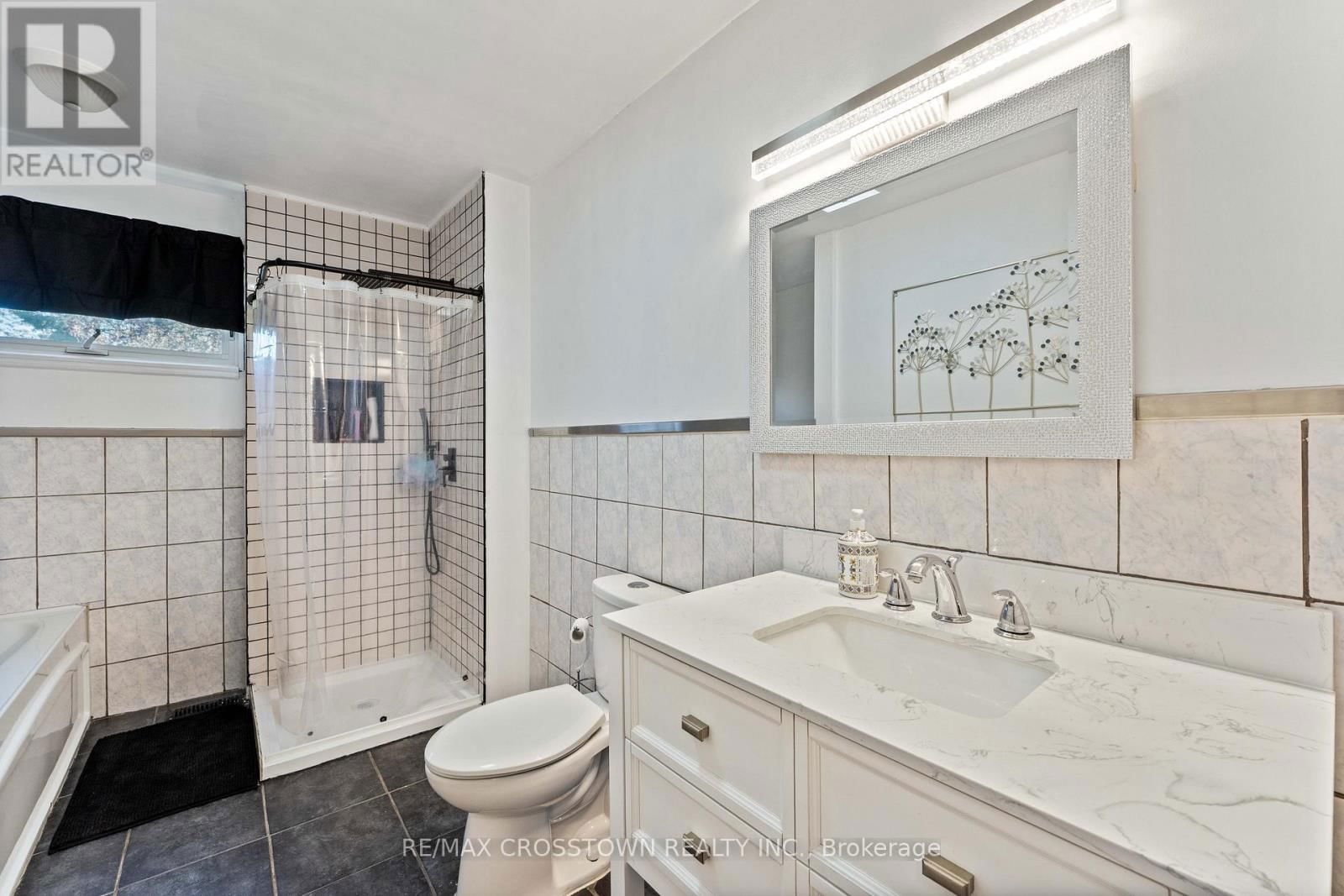 204 CAMILLA CRESCENT Image 16