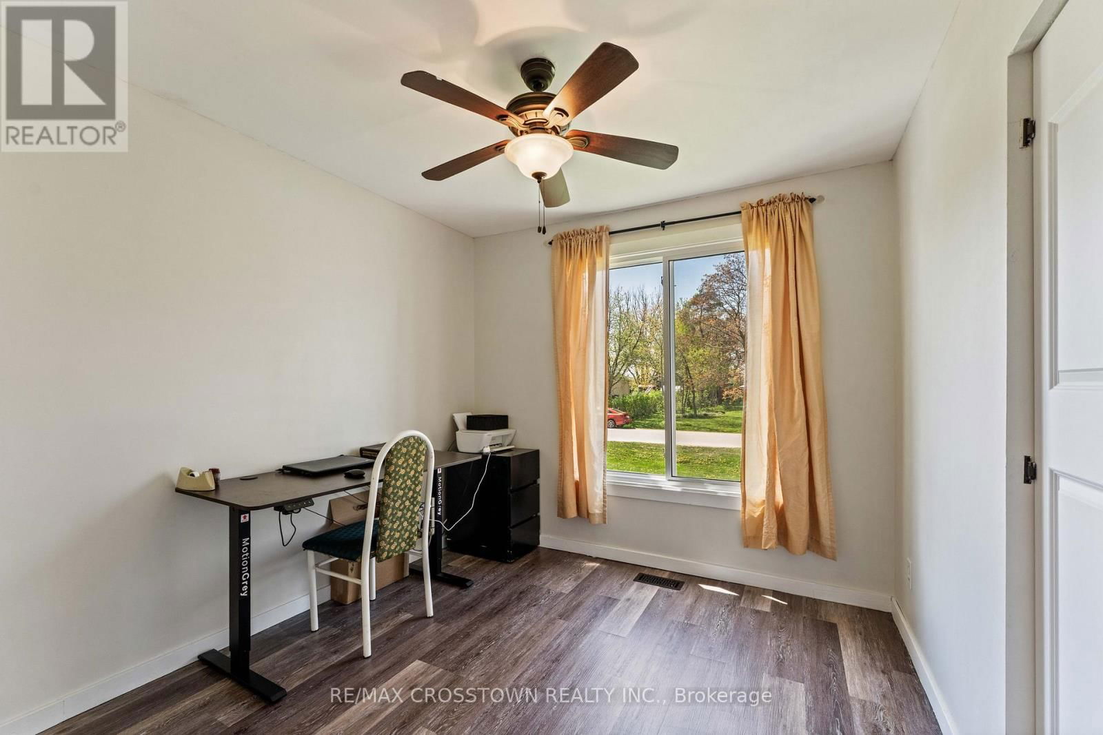 204 CAMILLA CRESCENT Image 17