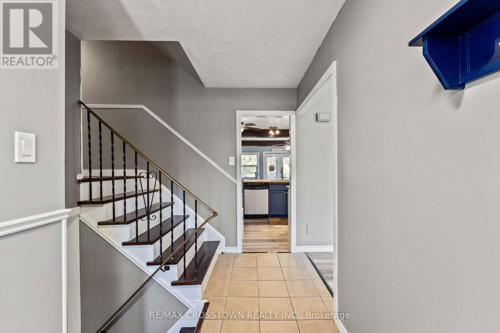 204 CAMILLA CRESCENT Image 2