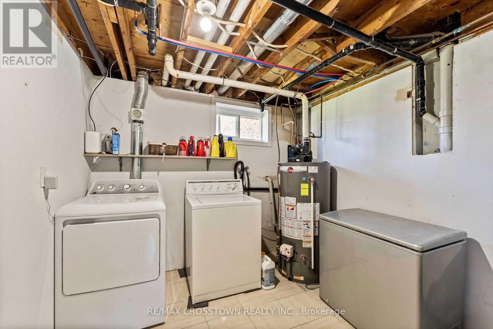 204 CAMILLA CRESCENT Image 25