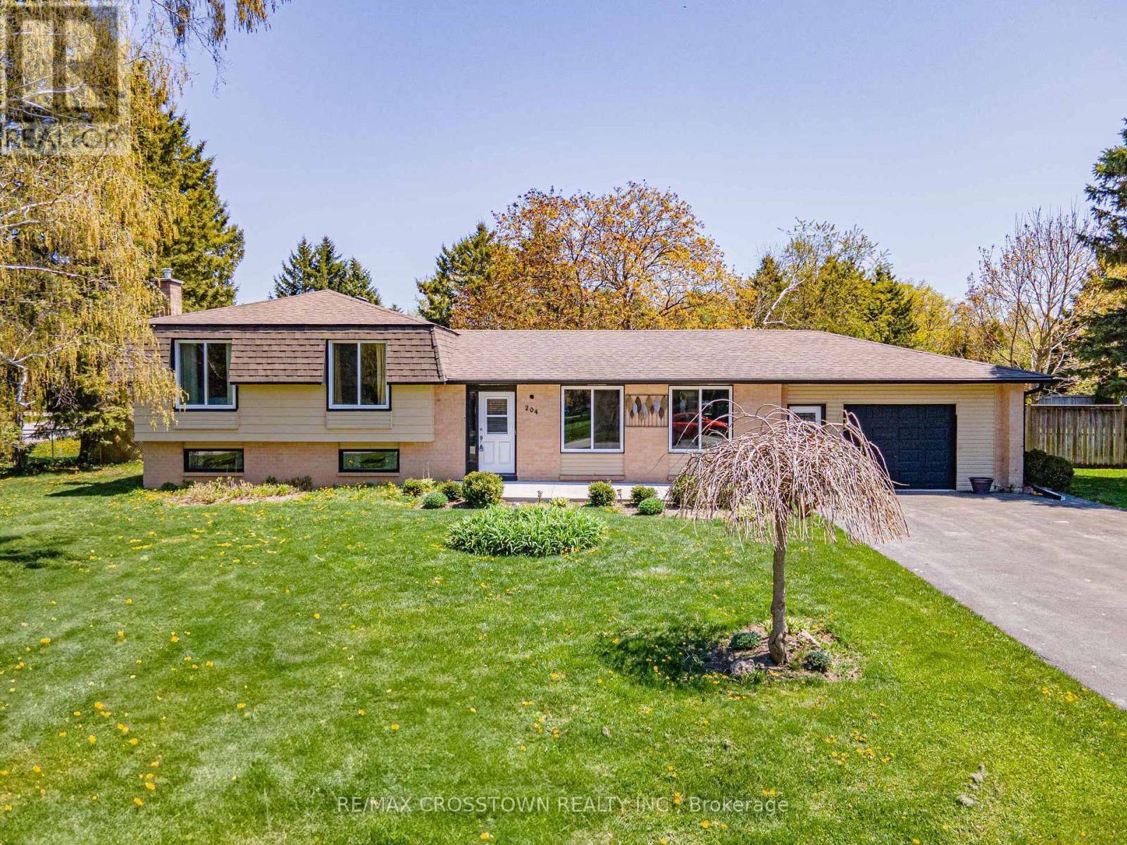 204 CAMILLA CRESCENT Image 26