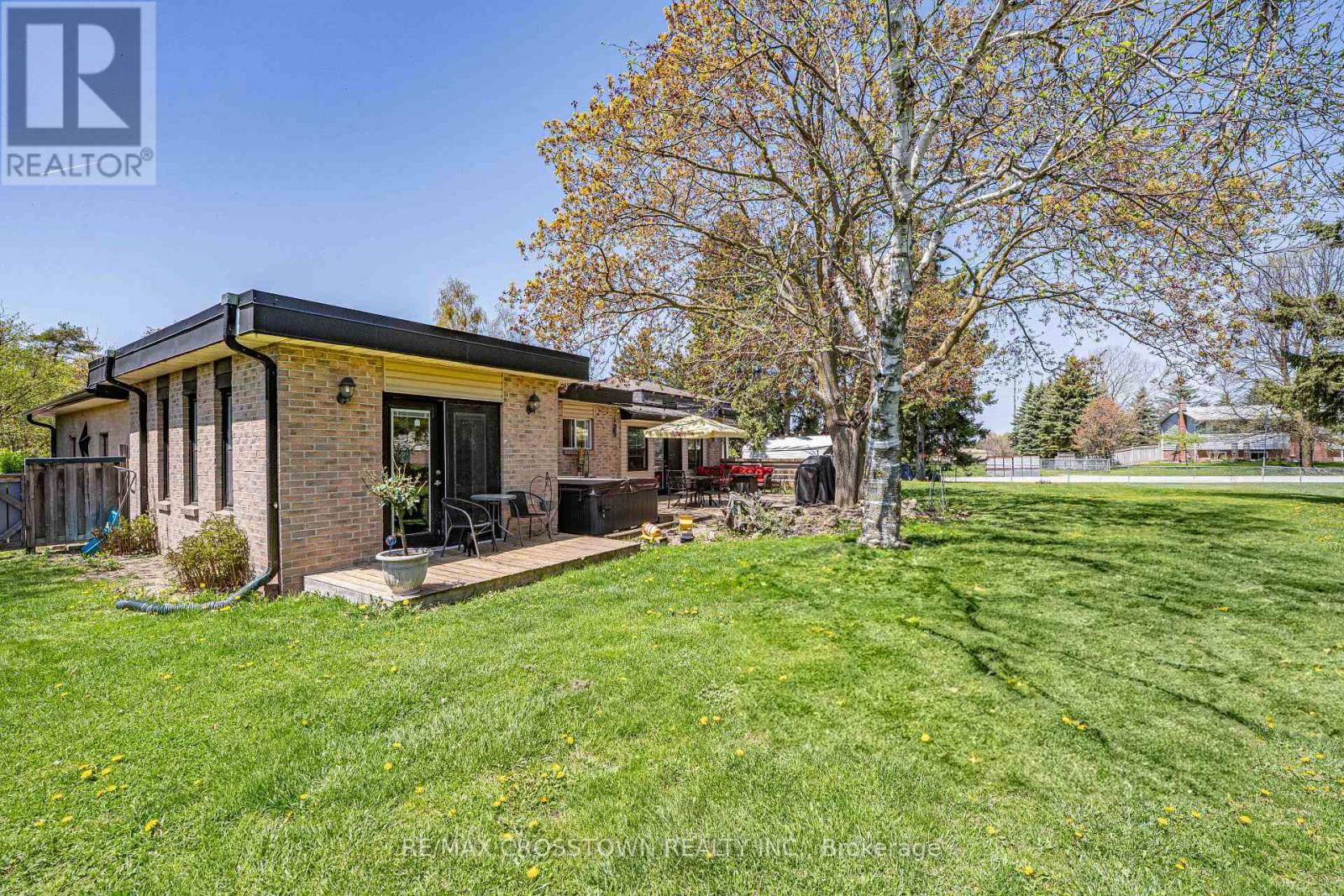 204 CAMILLA CRESCENT Image 33