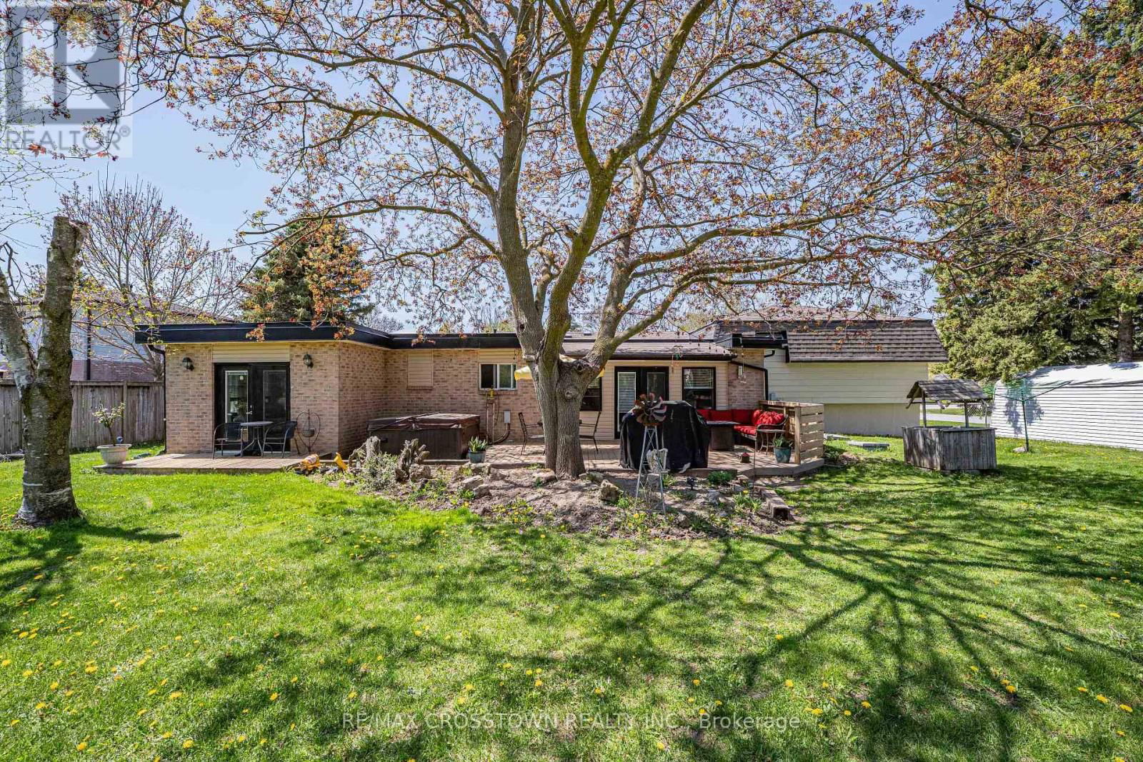 204 CAMILLA CRESCENT Image 35