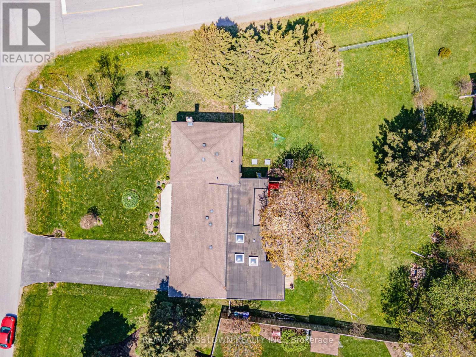 204 CAMILLA CRESCENT Image 37