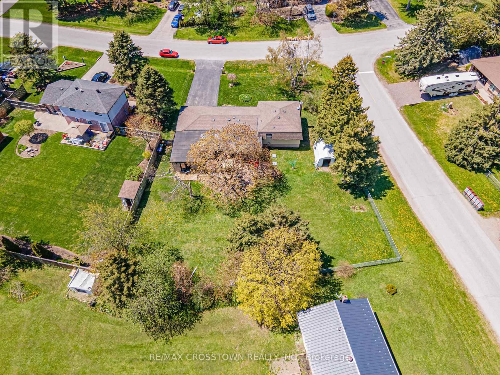 204 CAMILLA CRESCENT Image 38