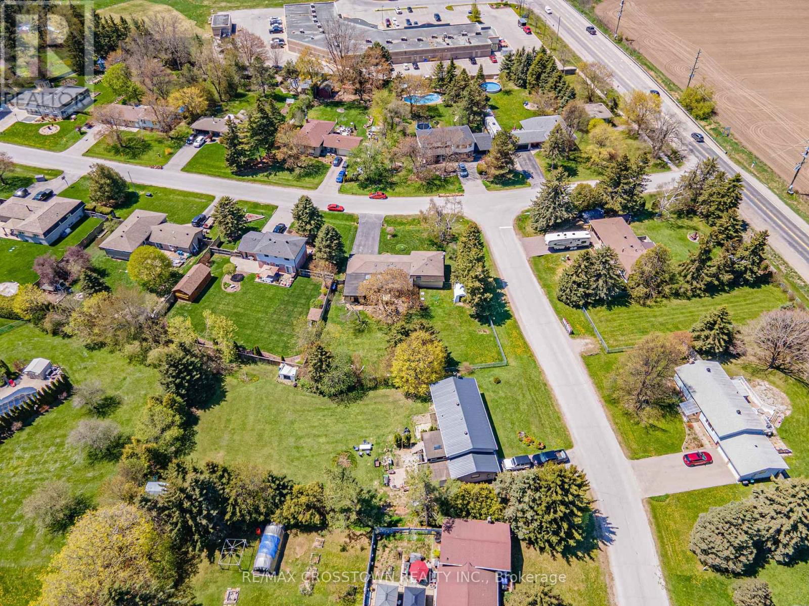 204 CAMILLA CRESCENT Image 39