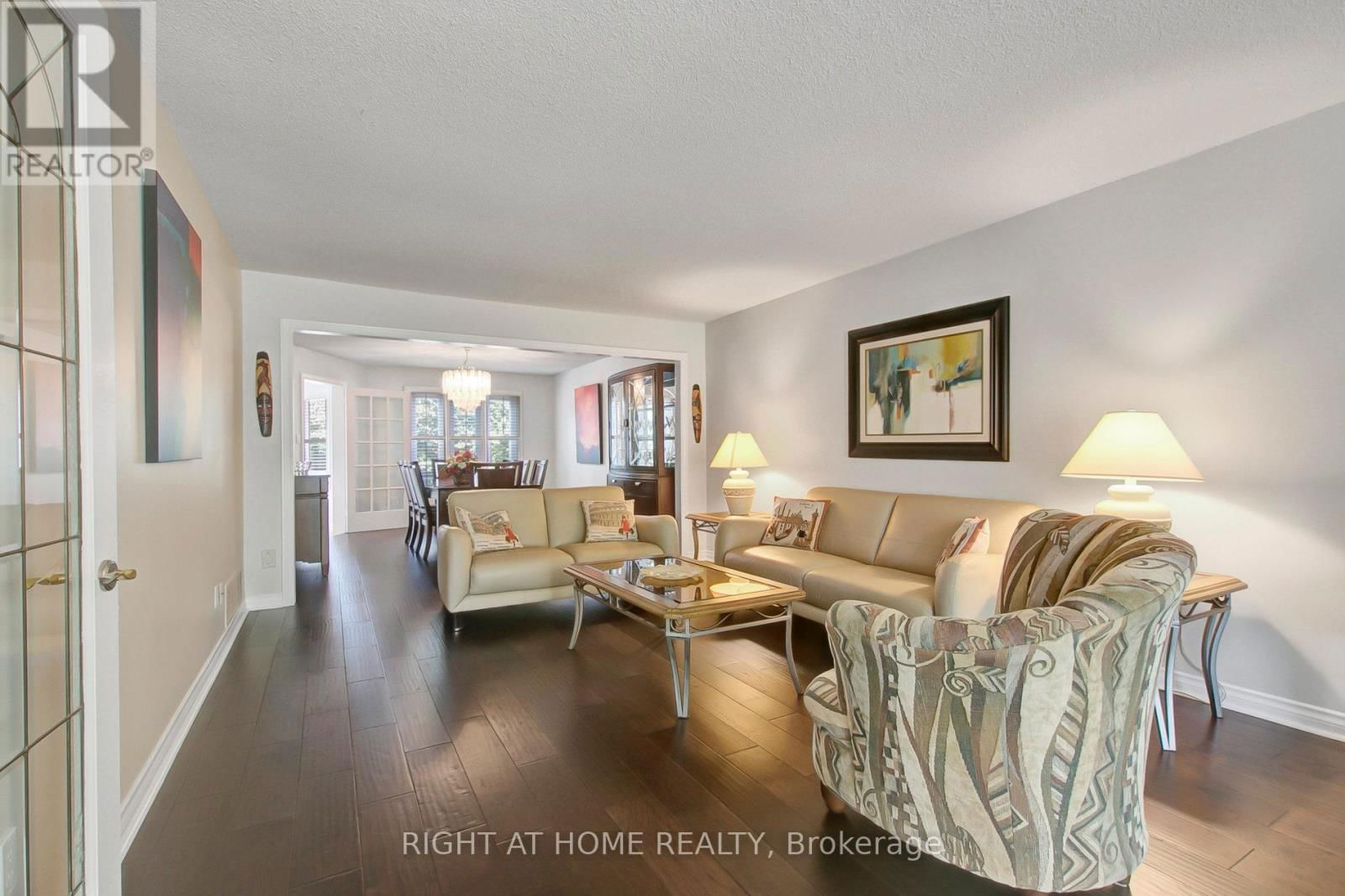 53 WALTHAM CRESCENT Image 13