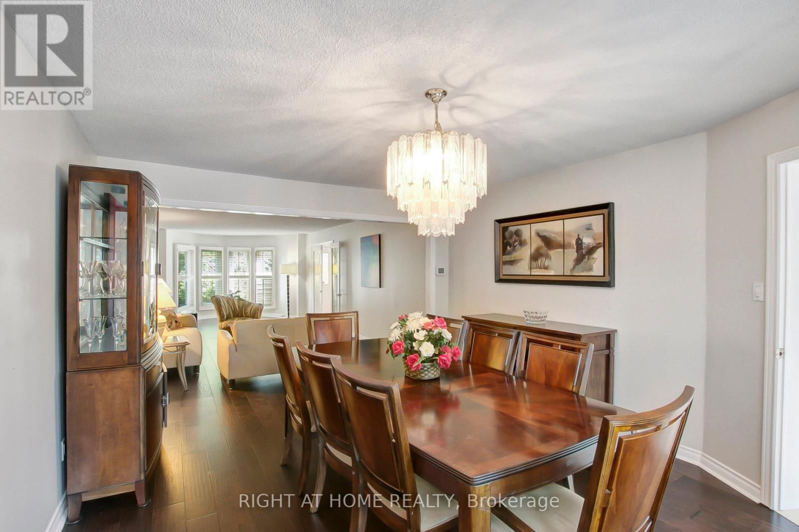 53 WALTHAM CRESCENT Image 18