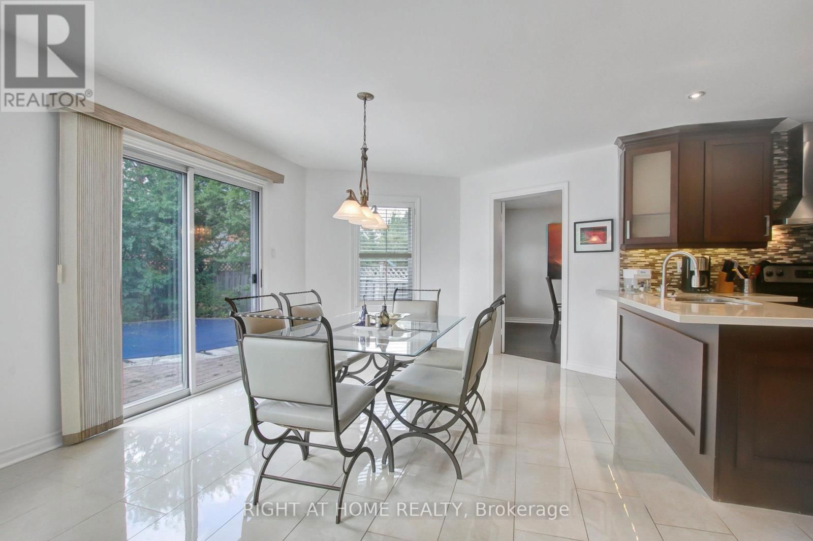 53 WALTHAM CRESCENT Image 23