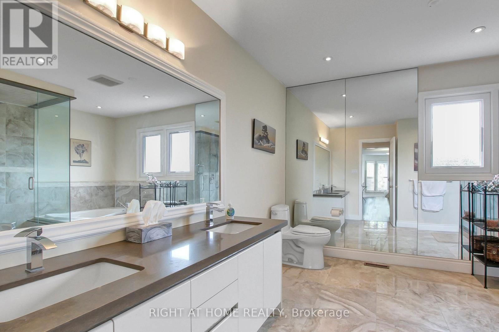 53 WALTHAM CRESCENT Image 33