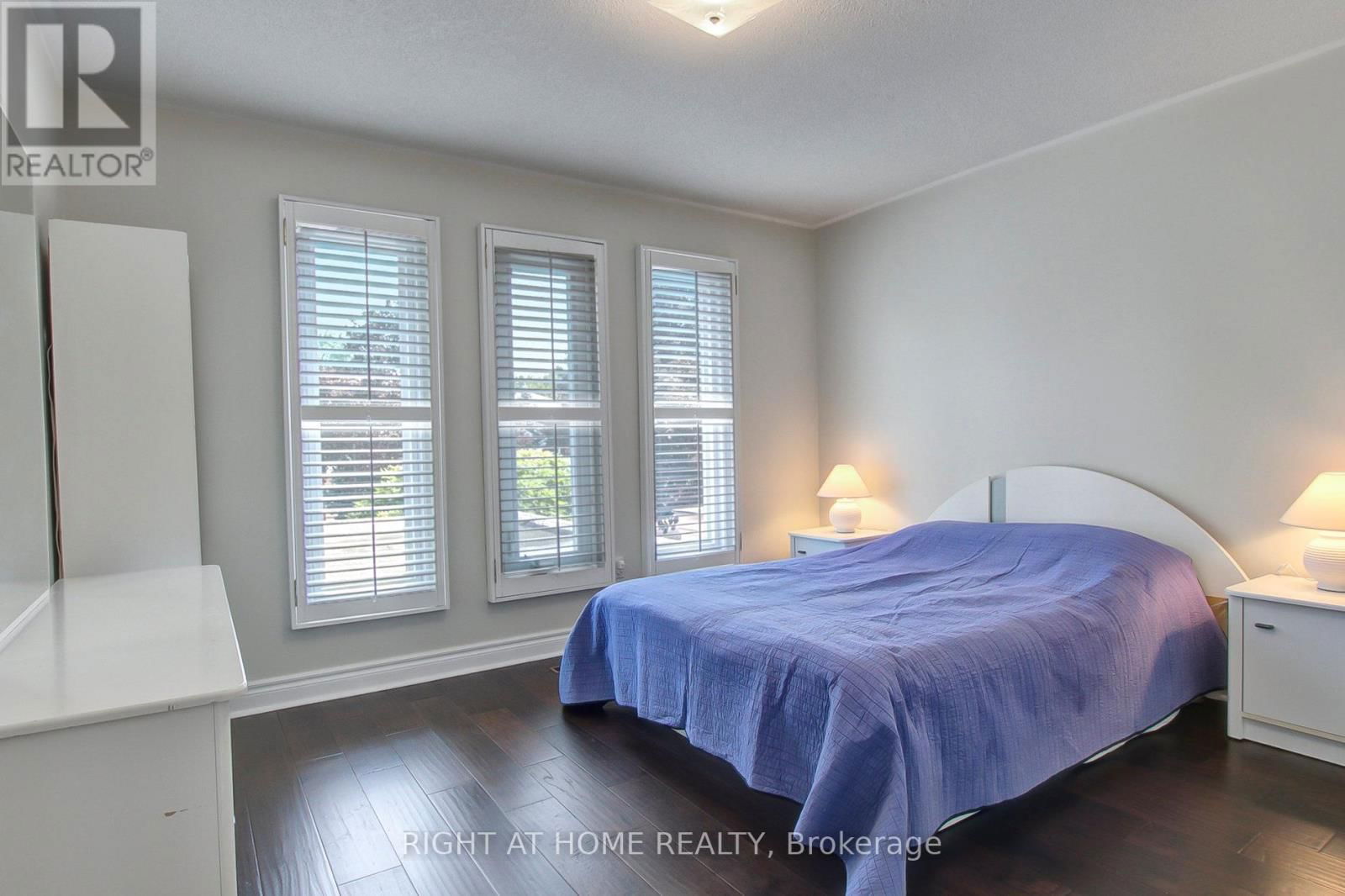 53 WALTHAM CRESCENT Image 39