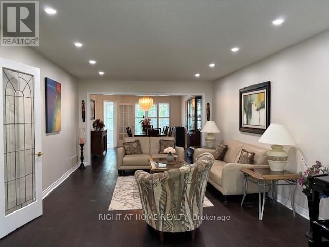 53 WALTHAM CRESCENT Image 47