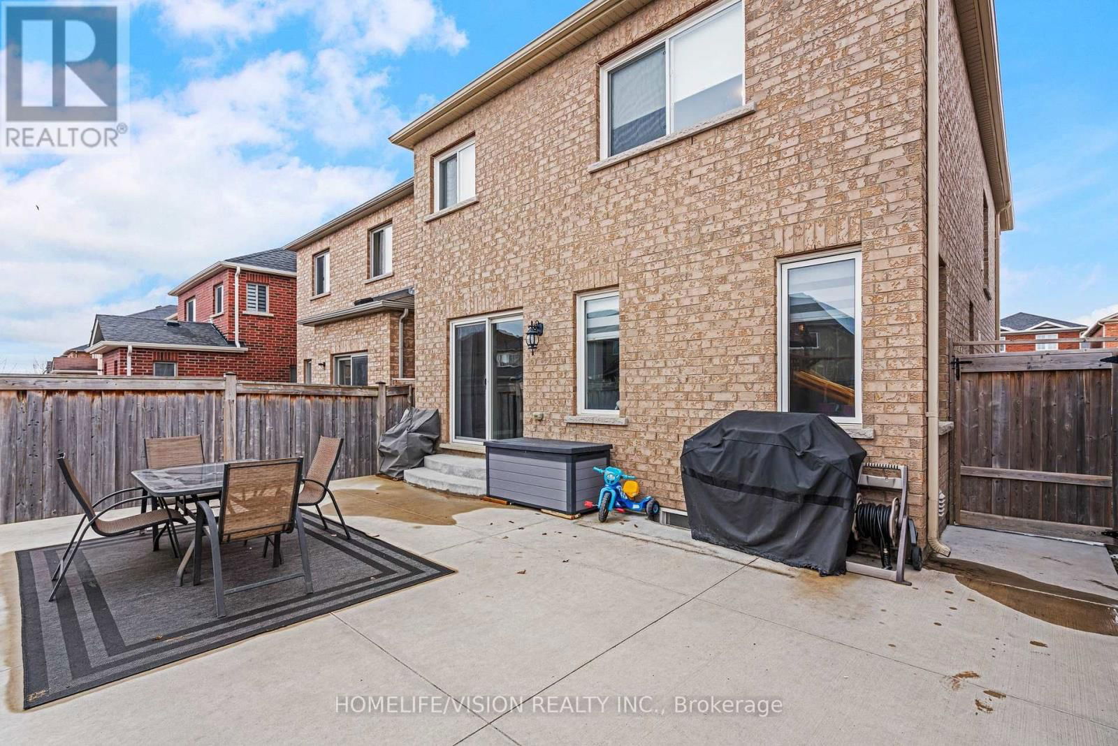 25 LONG STREET Image 22