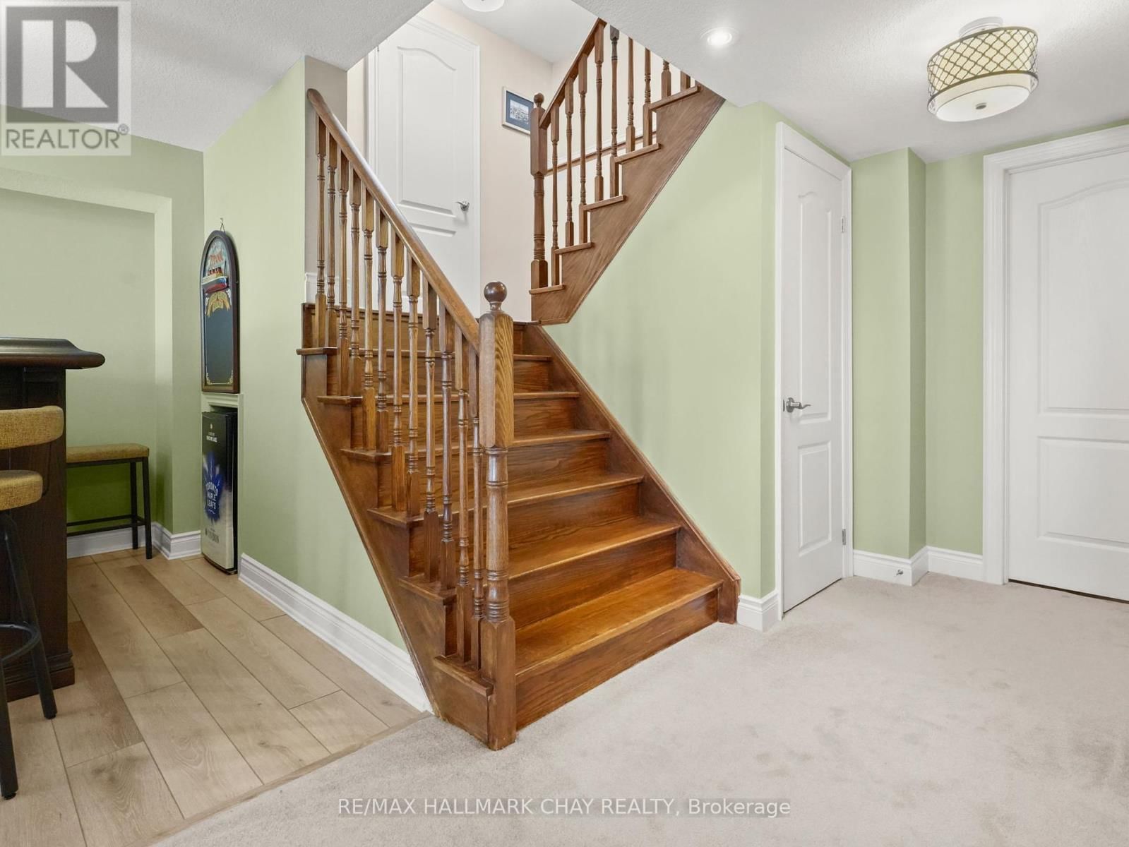 180 RIDGE WAY Image 25
