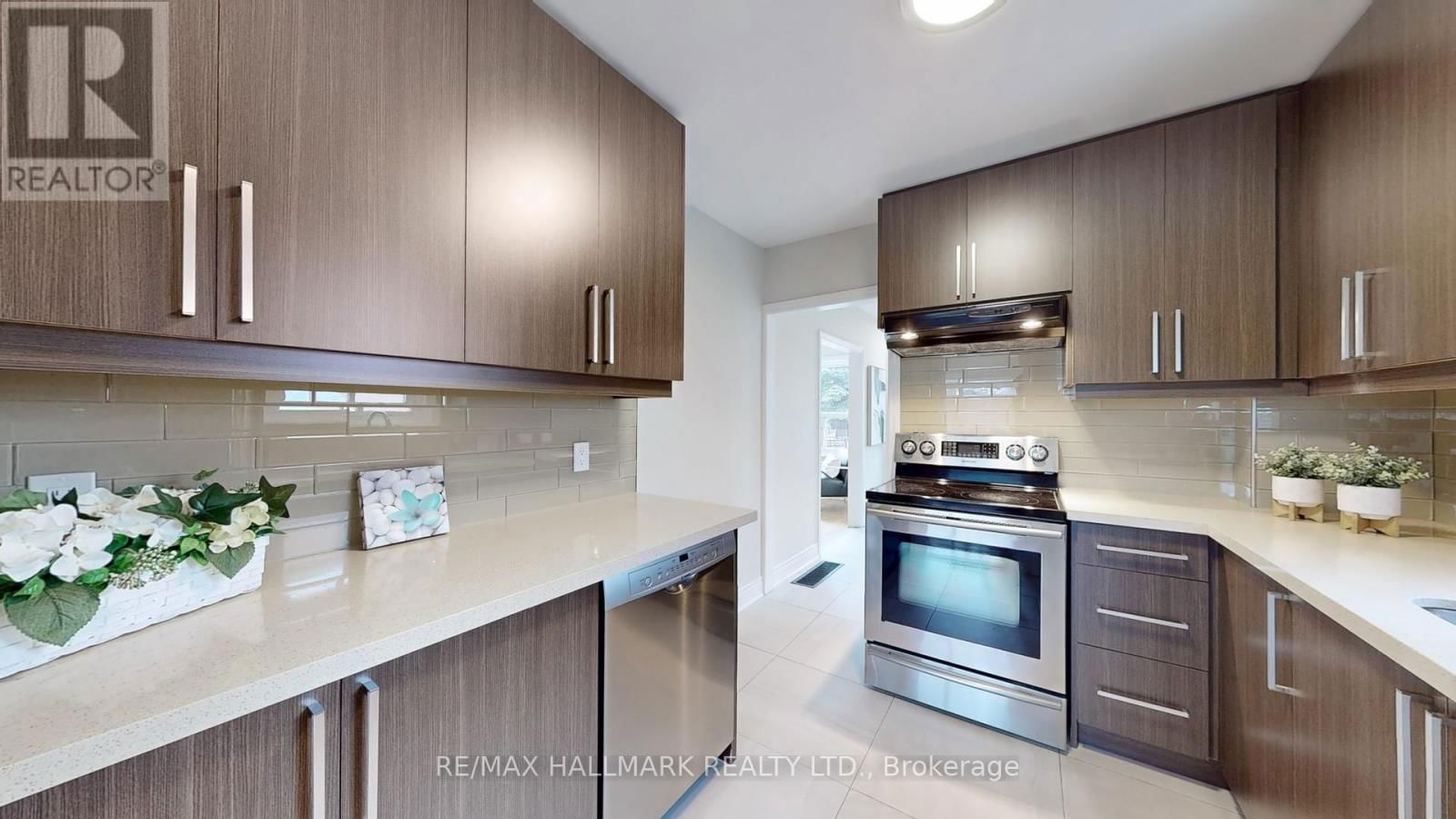 247 DEMAINE CRESCENT Image 11