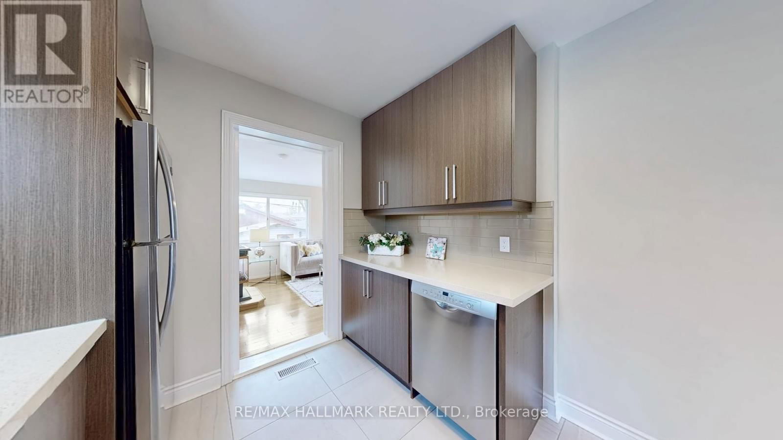 247 DEMAINE CRESCENT Image 14
