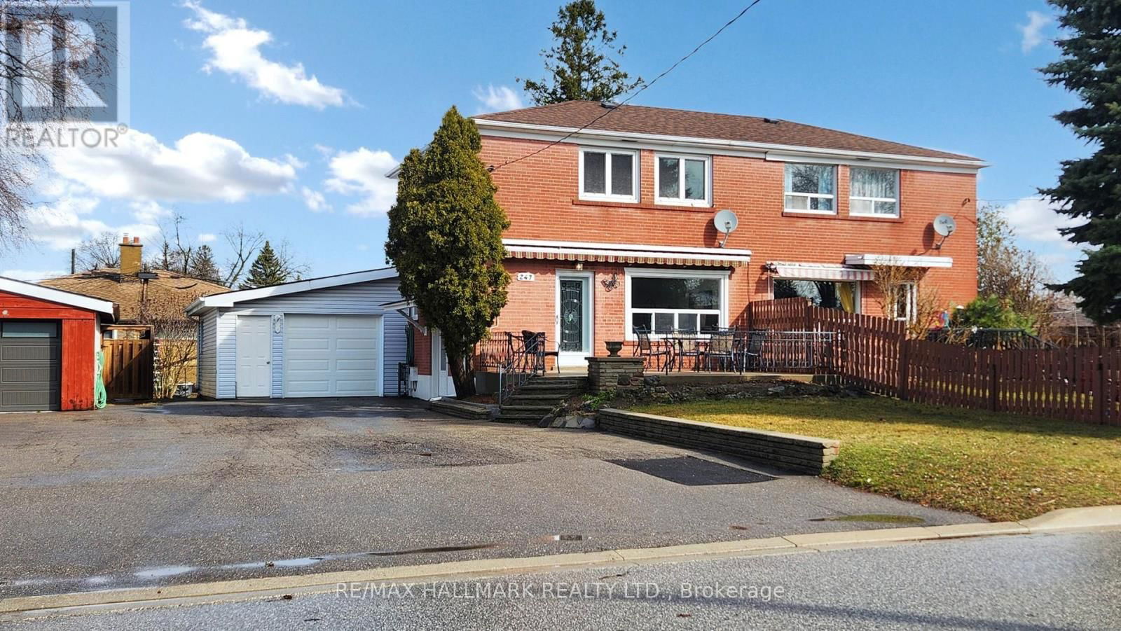 247 DEMAINE CRESCENT Image 2