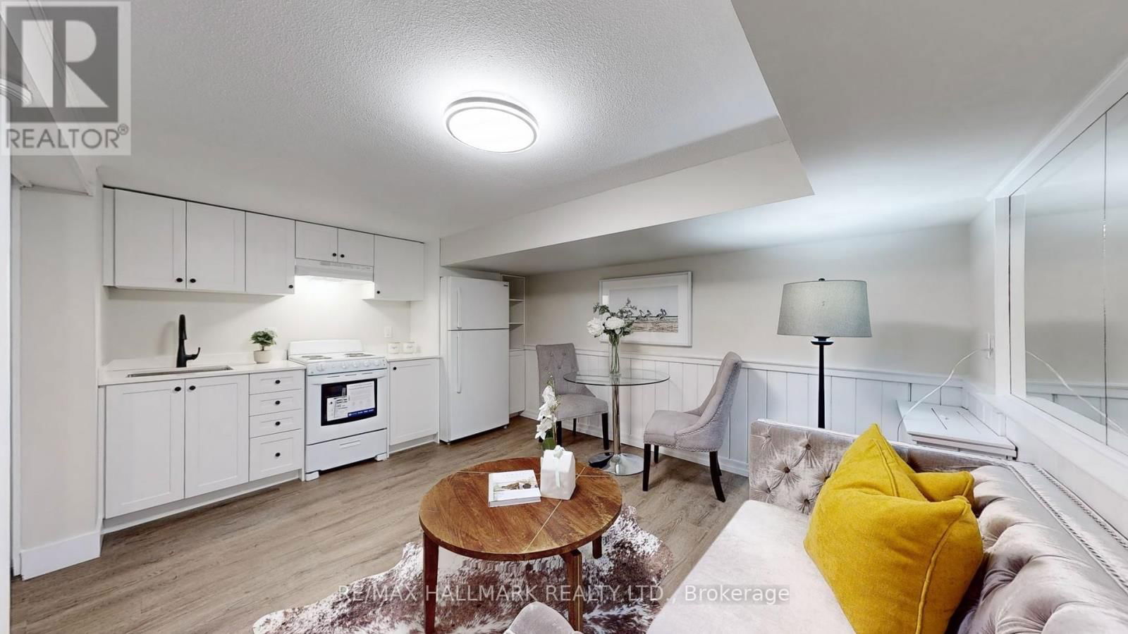 247 DEMAINE CRESCENT Image 24