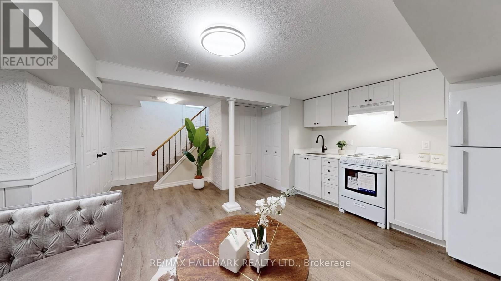 247 DEMAINE CRESCENT Image 26