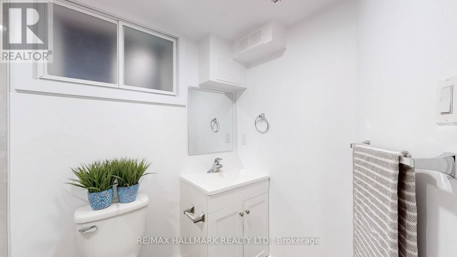 247 DEMAINE CRESCENT Image 28