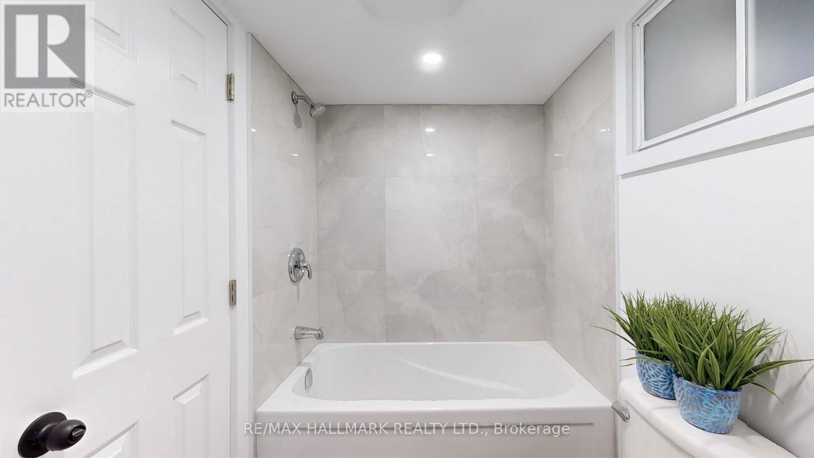 247 DEMAINE CRESCENT Image 29