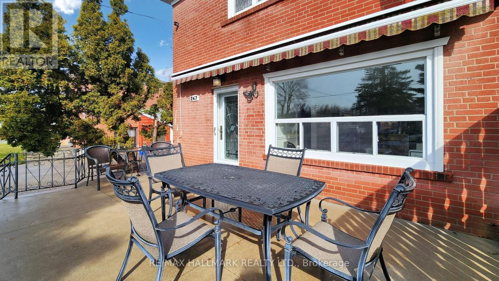 247 DEMAINE CRESCENT Image 4