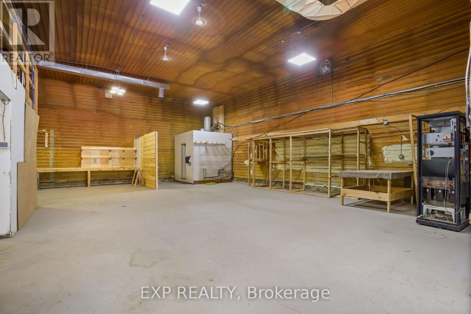 - Barn - 1153 CANAL ROAD Image 24