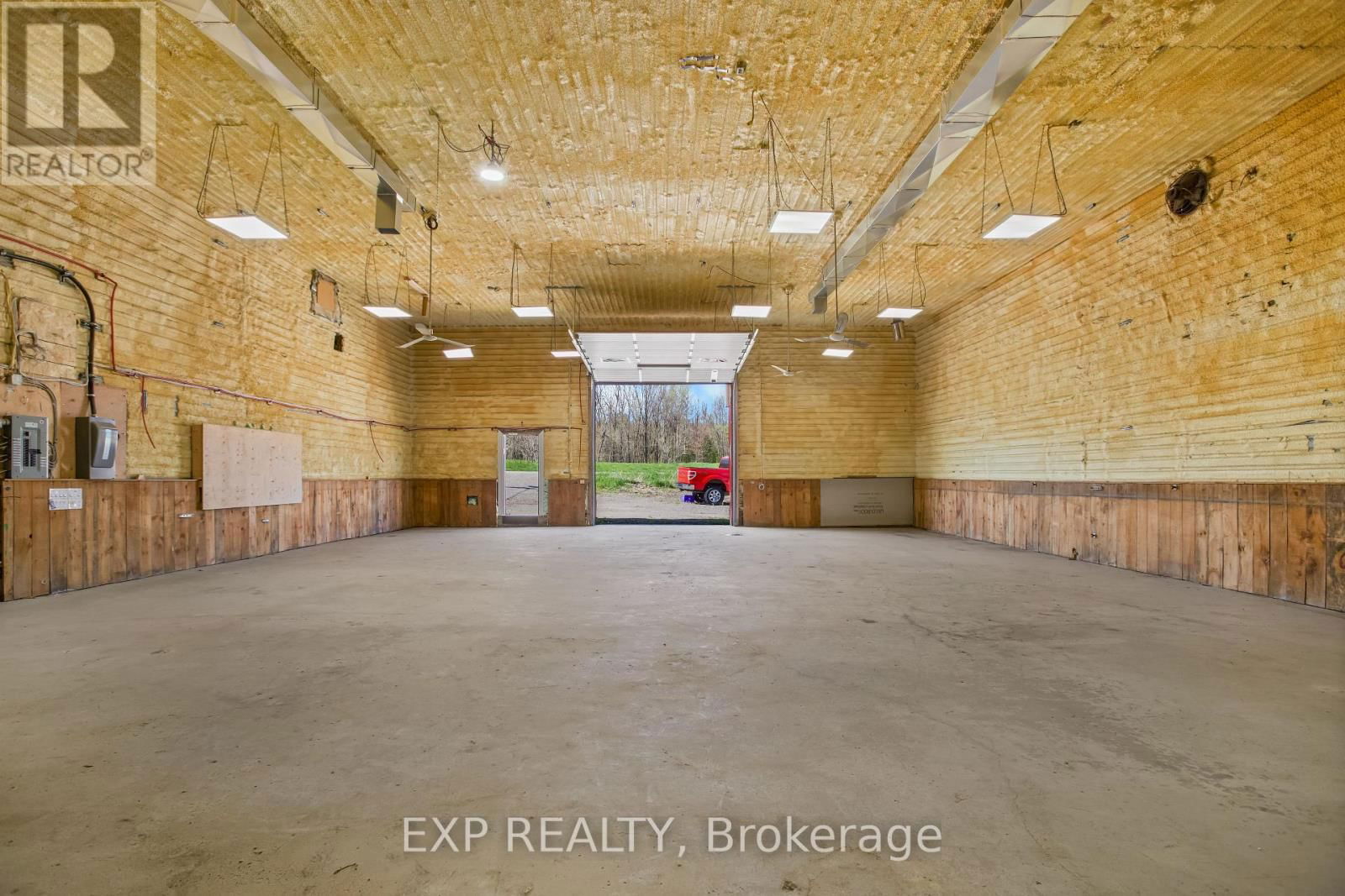- Barn - 1153 CANAL ROAD Image 7