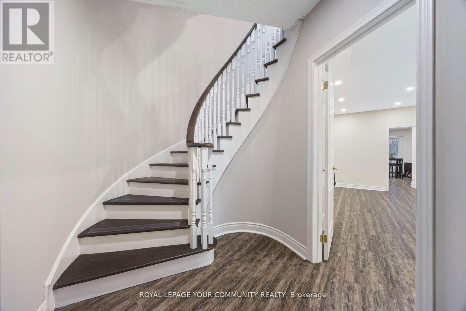 50 VALLEY RIDGE AVENUE Image 27