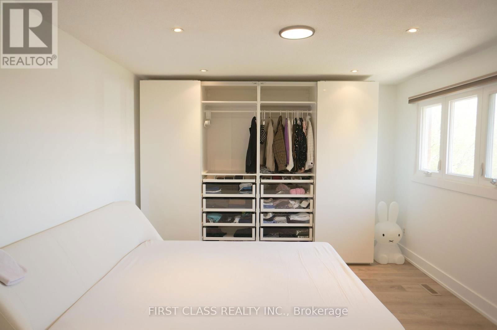 31 ELMPARK COURT Image 10