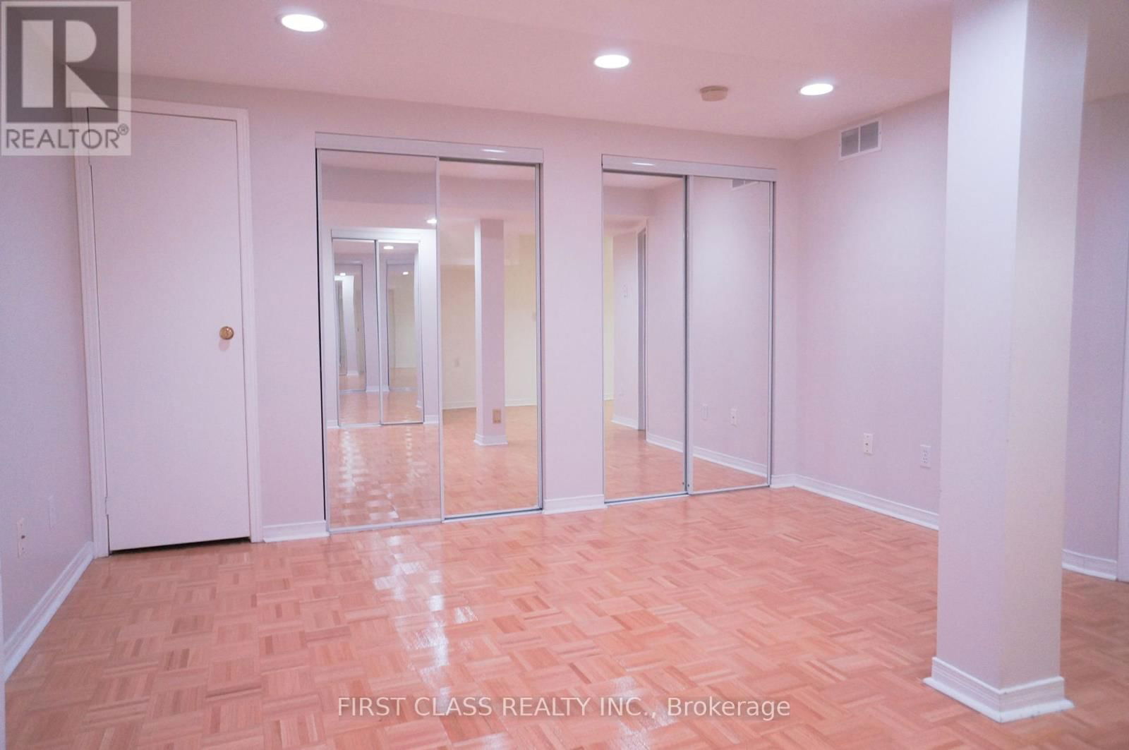 31 ELMPARK COURT Image 19