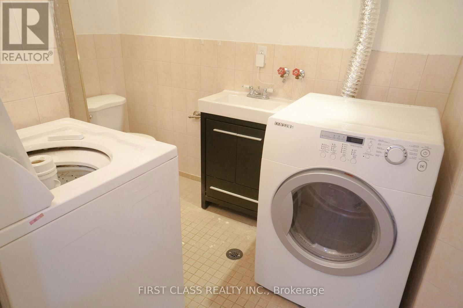 31 ELMPARK COURT Image 21