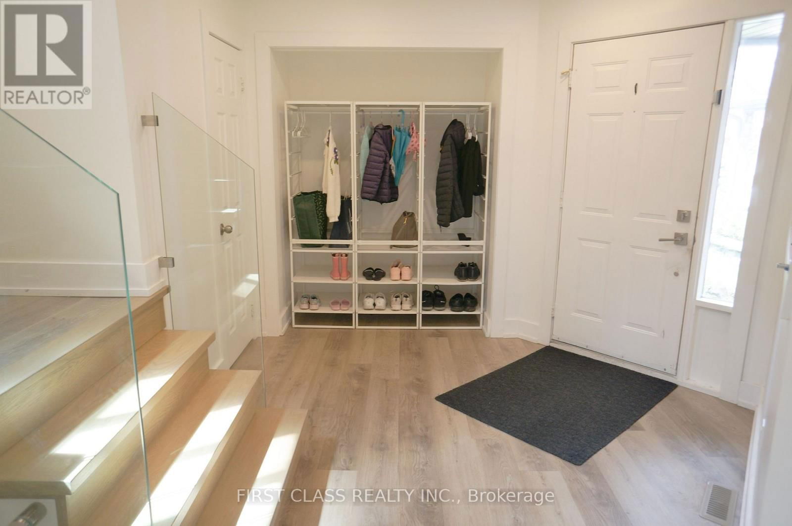 31 ELMPARK COURT Image 3