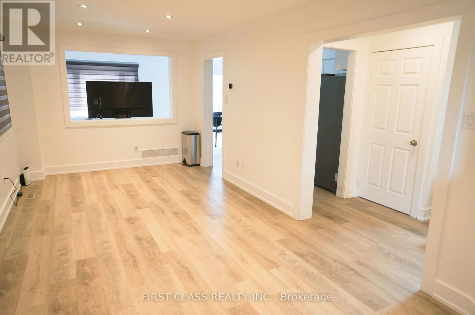 31 ELMPARK COURT Image 5